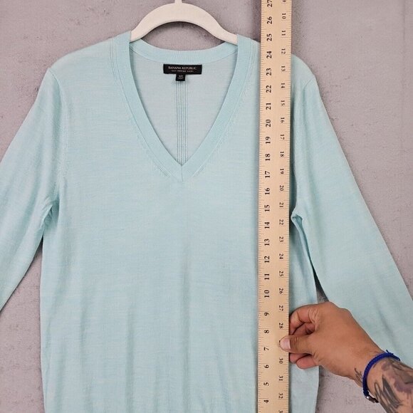 Banana Republic 100% Merino Wool Sweater Womens XS Pastel Aqua Lightweight Chic - Picture 3 of 7